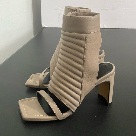 Marcella NYC Tula Heeled Sandals Size 7 Taupe Like New - Picture 9 of 16